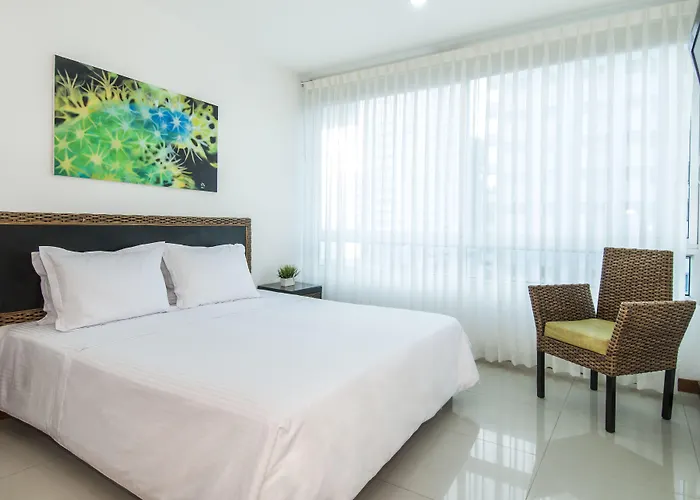 Travelers Orange Cartagena