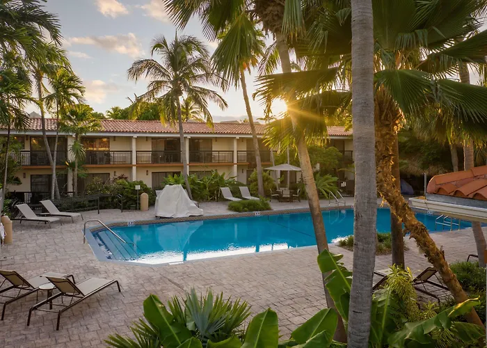 Courtyard By Marriott Waterfront
