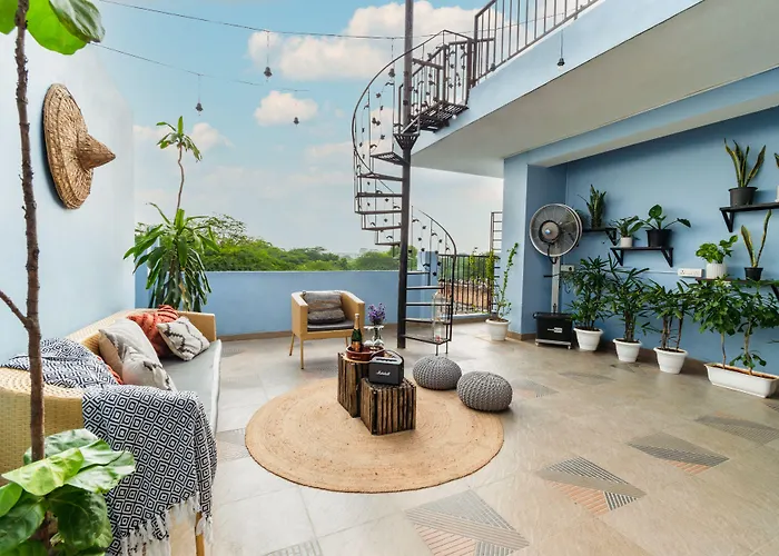 Minimalist Poshtel & Suites