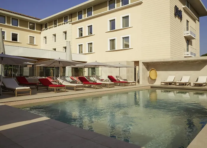  Mercure Avignon Tgv & Spa