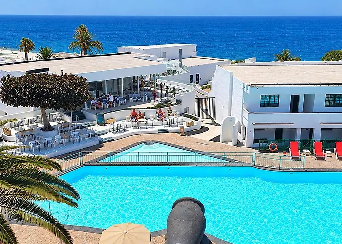 Apartamentos La Peñita