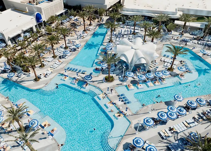 Fontainebleau , Michelin Key Award