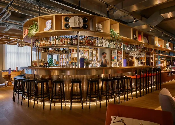 Social Hub City Extended Stay