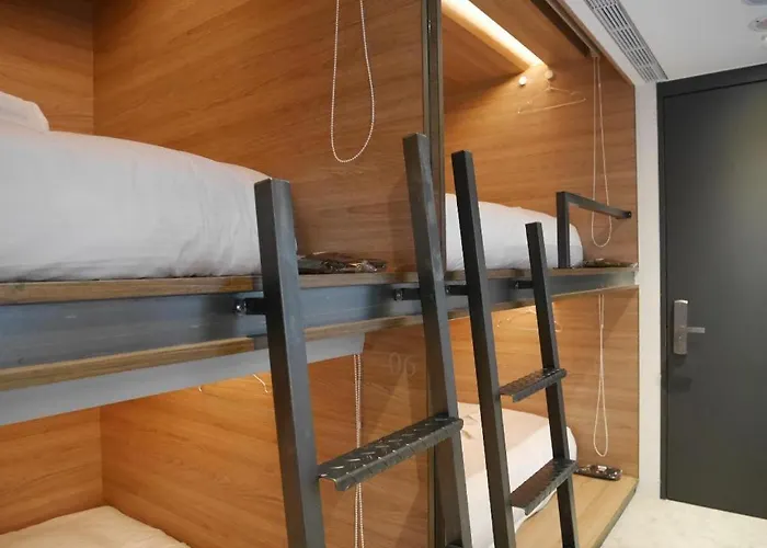 Bouti City Capsule Inn