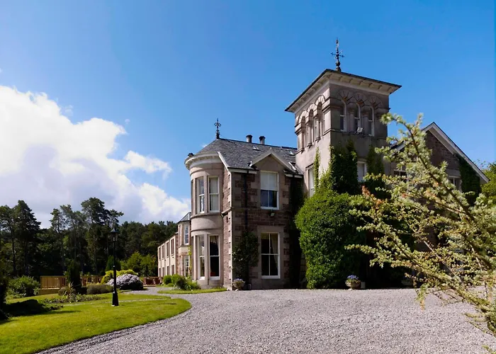Loch Ness Country House