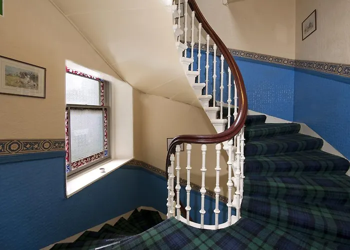 Cheap hotel: Balmoral Hotel