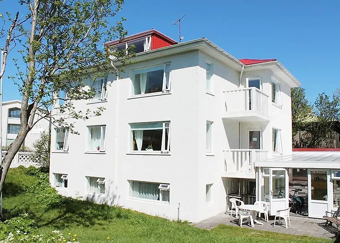 Hotel cerca del colegio: Reykjavik Hostel Village
