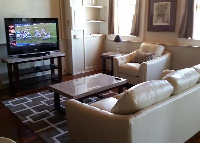 French Quarter Apartment With Mississippi River View