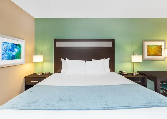 Baymont By Wyndham Midland Center