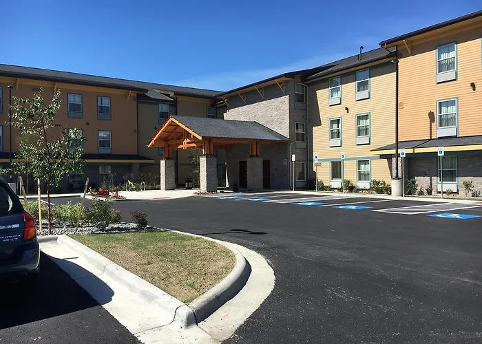 Pet Friendly hotel: Aspen Suites Hotel Anchorage North