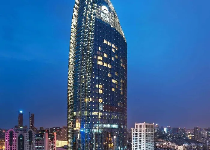 Central hotel: Grand Madison Qingdao Harbour-View Central