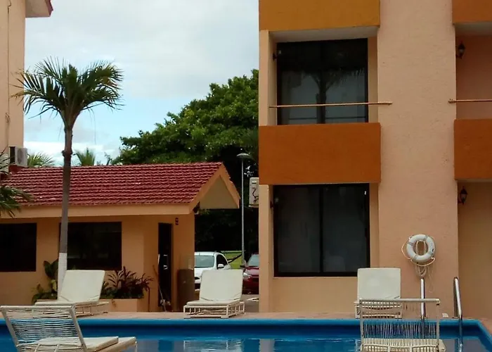 Cheap hotel: Grand Royal Lagoon