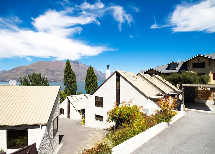  Lodges