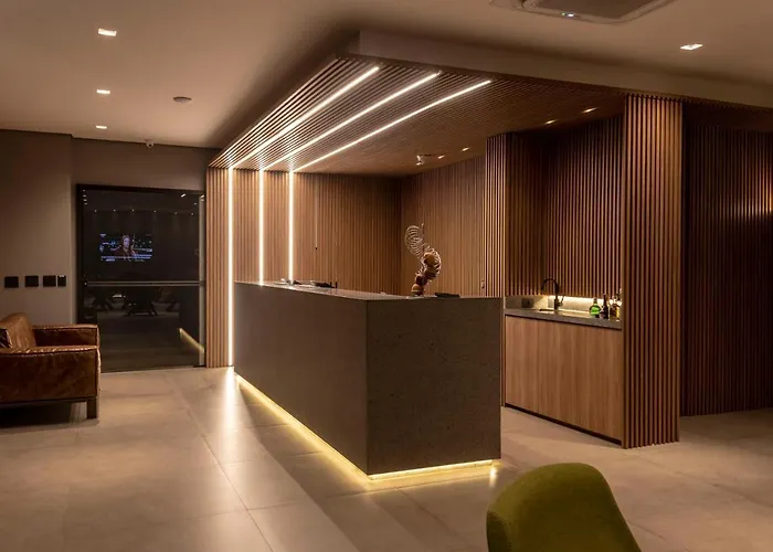 Max Plaza Hotel