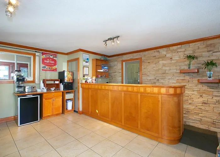 Family resorts Econolodge - Kelowna