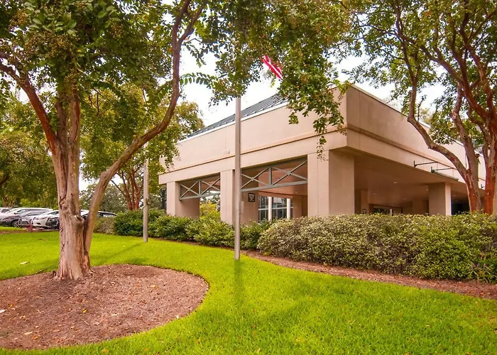 Сity center hotels Cabot Lodge Millsaps