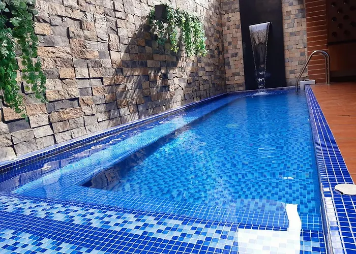 Hotel con piscina: Hotel León Dorado